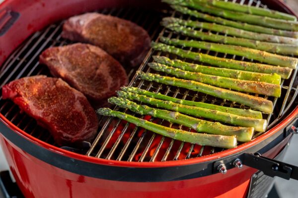 Kettle Joe - grilled asparagus and chops