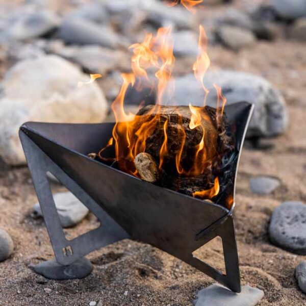 Arada Delta Small Fire Pit - The Arada Delta Small Firepit is ideal for garden parties, picnics, beach trips. Burns wood logs. Made from 3mm steel. Can be dismantled and stored away, or left outdoors to acquire an oxidised patina. Measures 510 x 510 x 290mm (L x W x H) Weighs approx. 7kg (unpacked) Requires some minor self-assembly (no tools required). Not recommended for use on wooden decking.