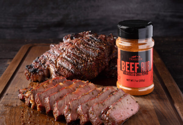 Traeger Beef Rub - Traeger Beef Rub Raise the steaks with a bold blend of paprika, chilli pepper & molasses that’s born for beef.