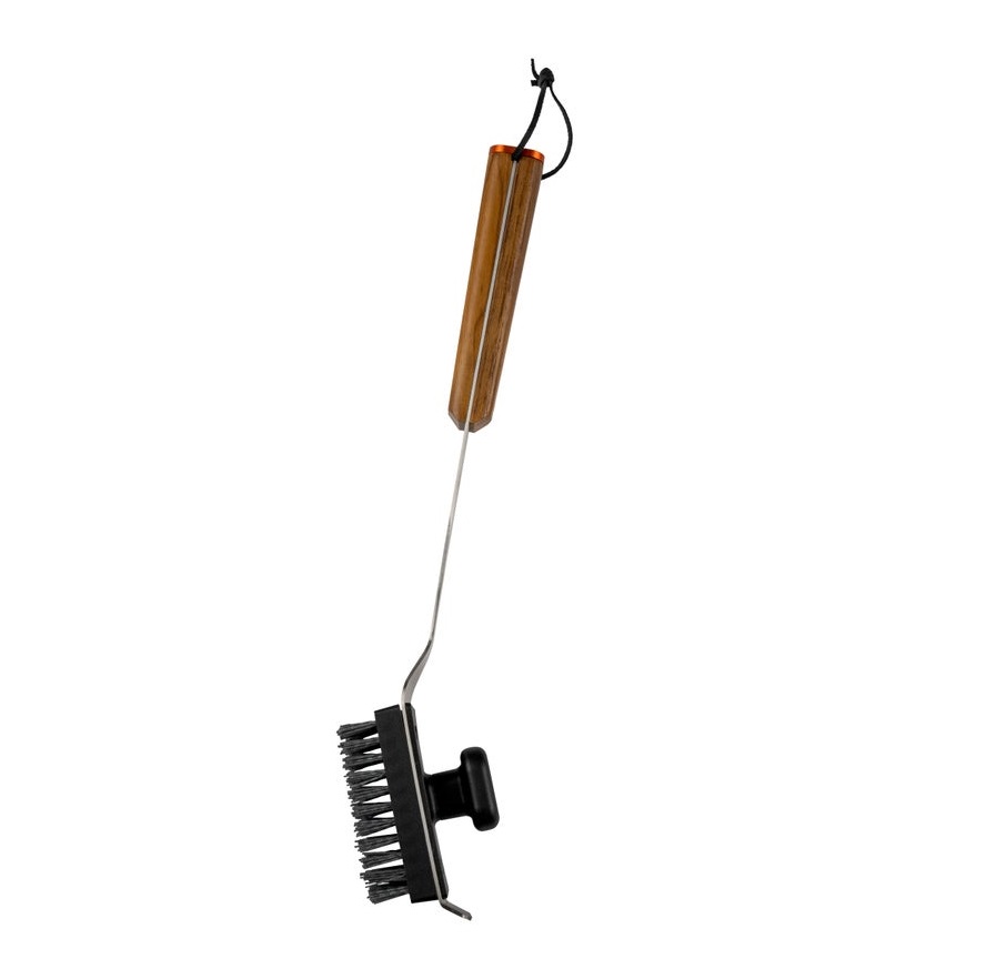 traeger-bbq-cleaning-brush-side