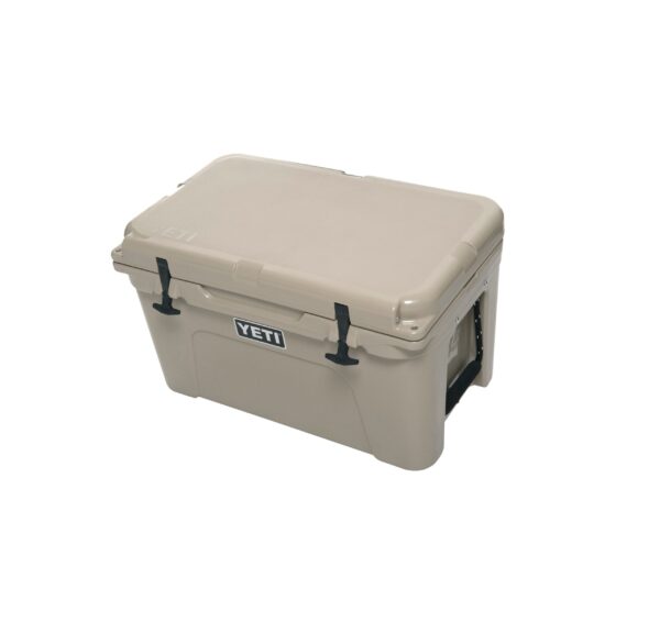 Yeti Tundra 45 - Tan - Yeti Tundra 45 - Tan The YETI Tundra® 45 combines versatility with durability. This premium cooler is infused with that legendary YETI toughness - a durable rotomolded construction and up to two inches of PermaFrost™ Insulation. Which is to say it's built to last and will keep your contents ice-cold even in sweltering conditions, like a triple-digit summer day in central Texas. No bowing, cracking, or melting here. Note: This Tundra cooler comes with one dry goods basket. - Empty Weight: 10.4kg