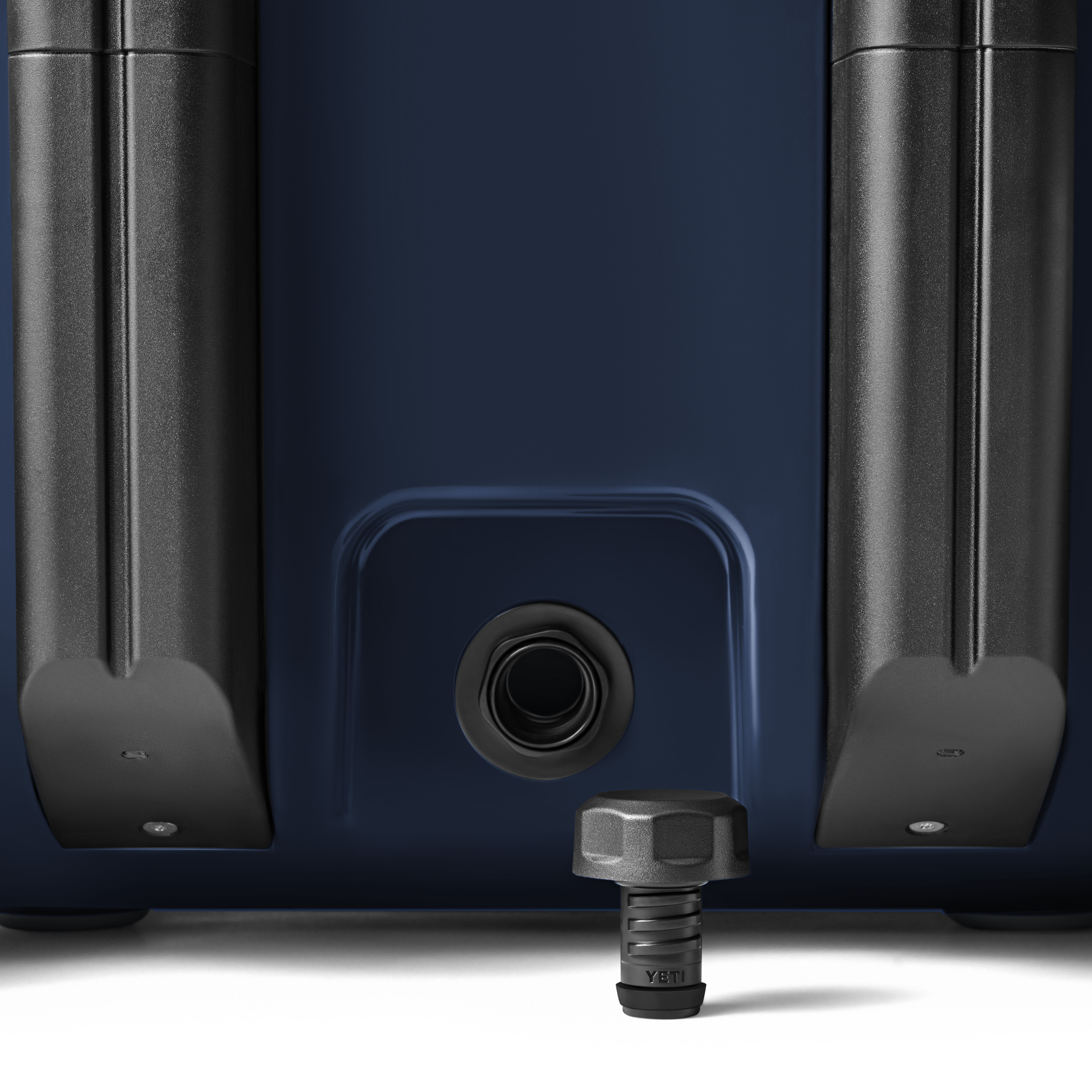 Yeti Roadie 48 – Navy - Image 7