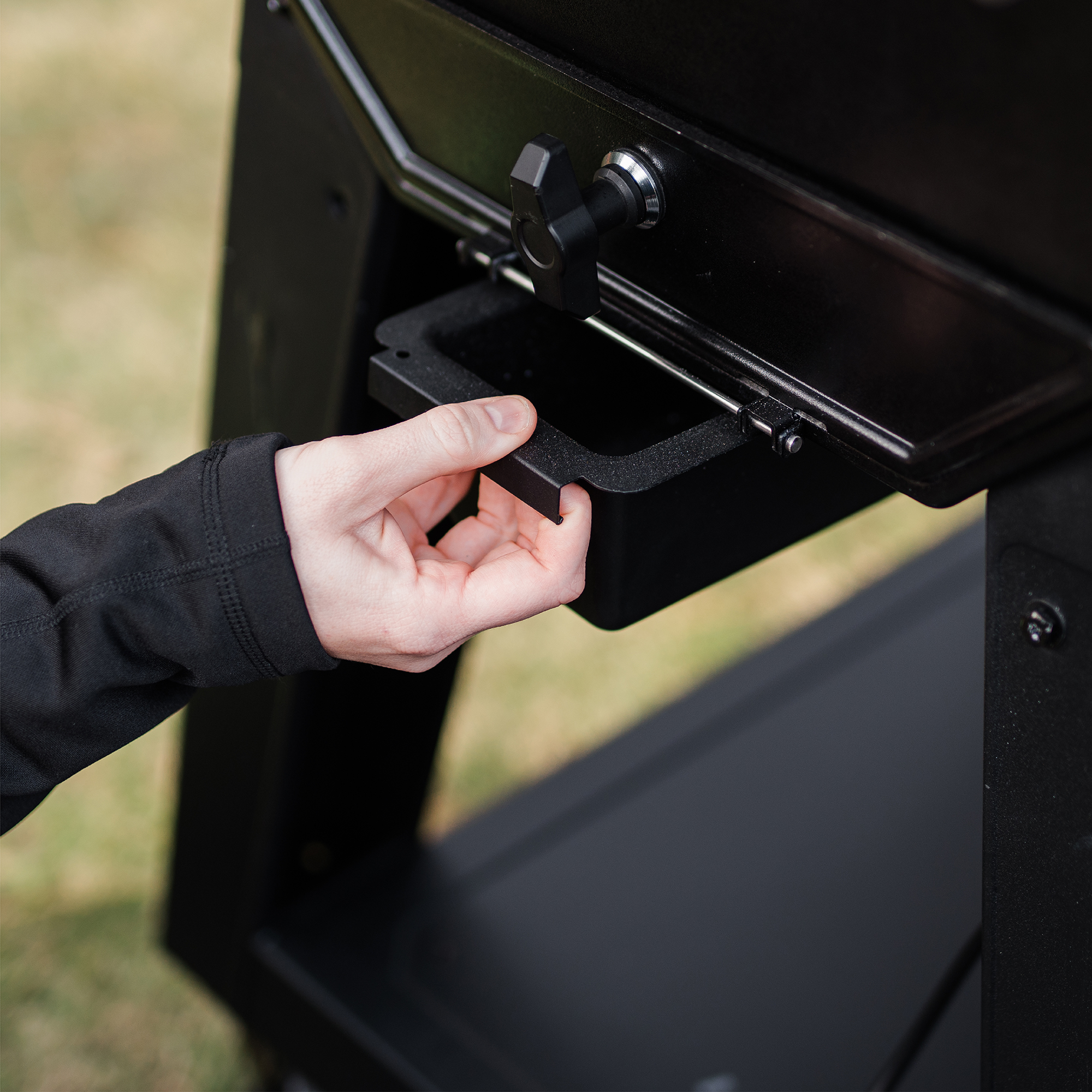 Masterbuilt Gravity Series XT Digital Charcoal BBQ & Smoker 11 Masterbuilt Gravity Series XT