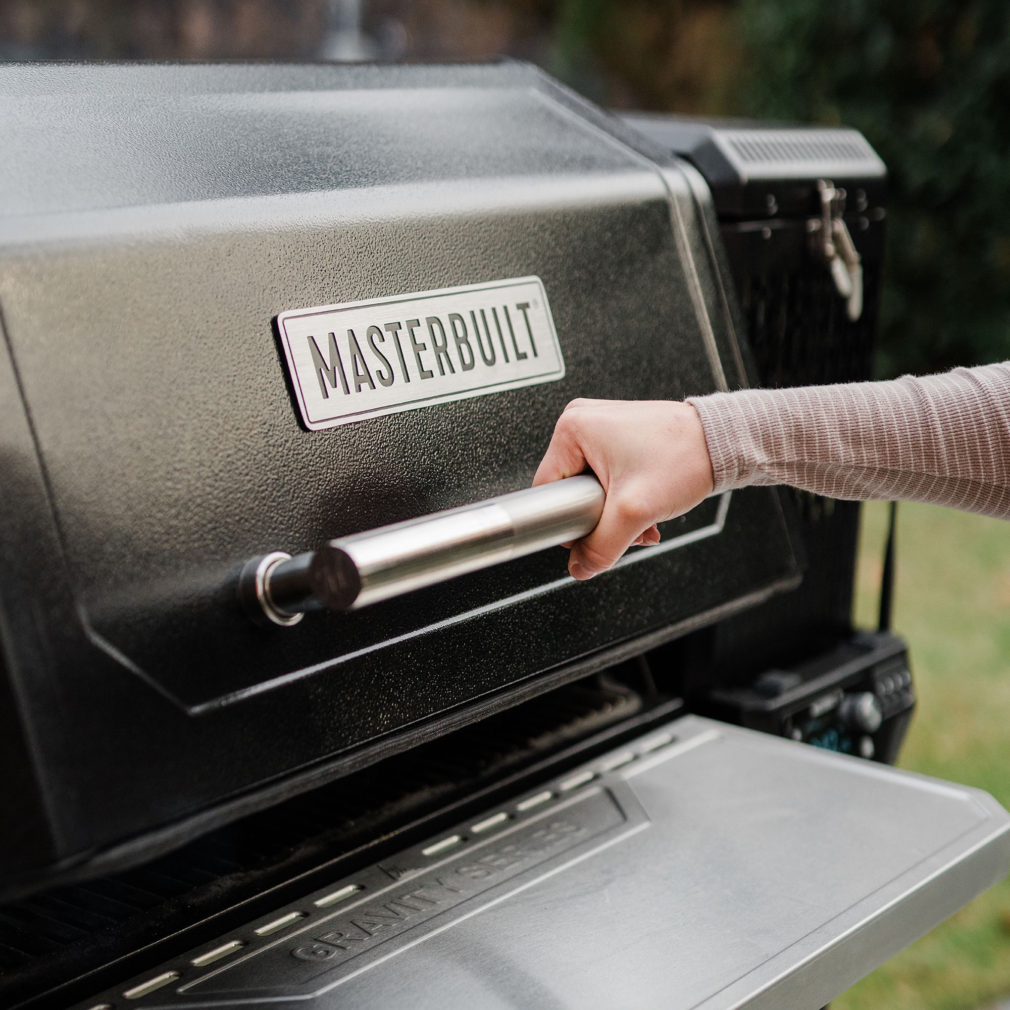 Masterbuilt Gravity Series XT Digital Charcoal BBQ & Smoker 13 Masterbuilt Gravity Series XT