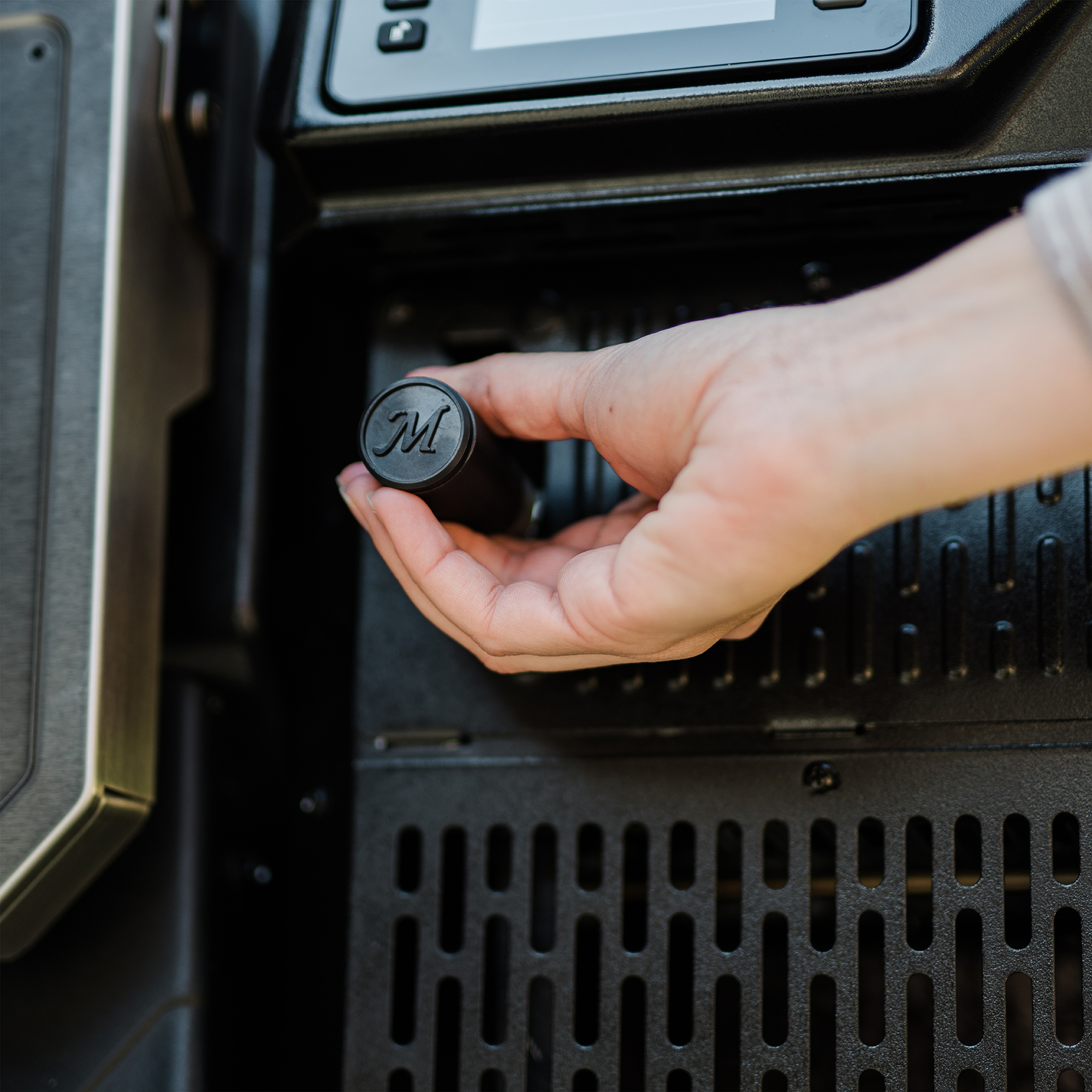 Masterbuilt Gravity Series XT Digital Charcoal BBQ & Smoker 9 Masterbuilt Gravity Series XT