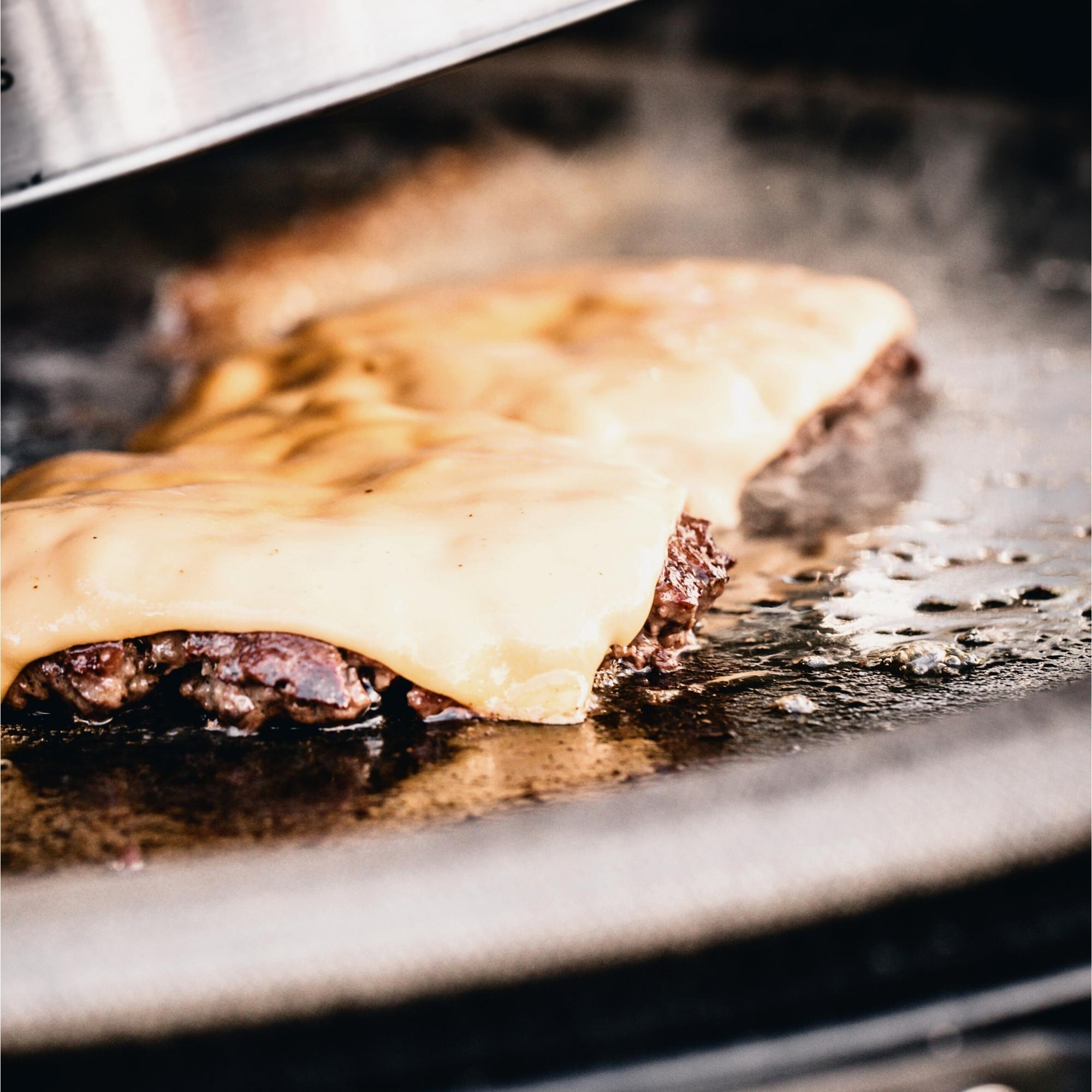 Kamado Joe Half Moon Cast Iron Reversible Griddle - Big Joe 5 Kamado Joe Half Moon Cast Iron Reversible Griddle - Big Joe